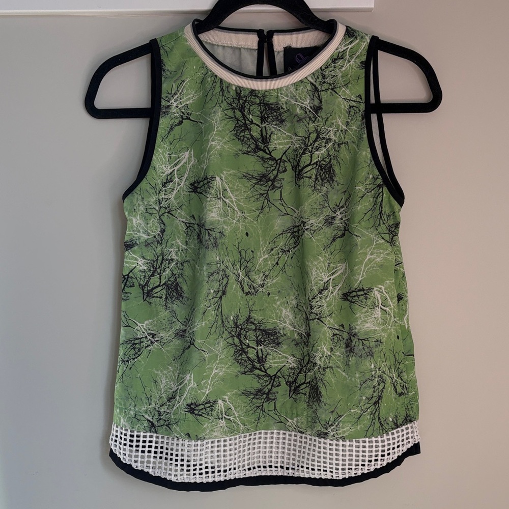 🔥4/$20 Plains and Prints Green Patterned Sleeveless Top🔥